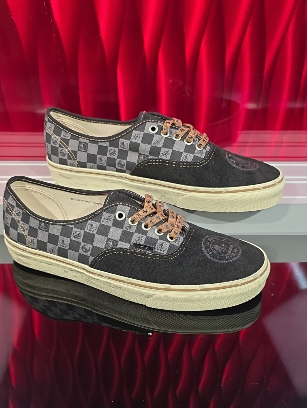 Vans Authentic Space Molly Black Dachshund Men's 10.5 Women's 12.0